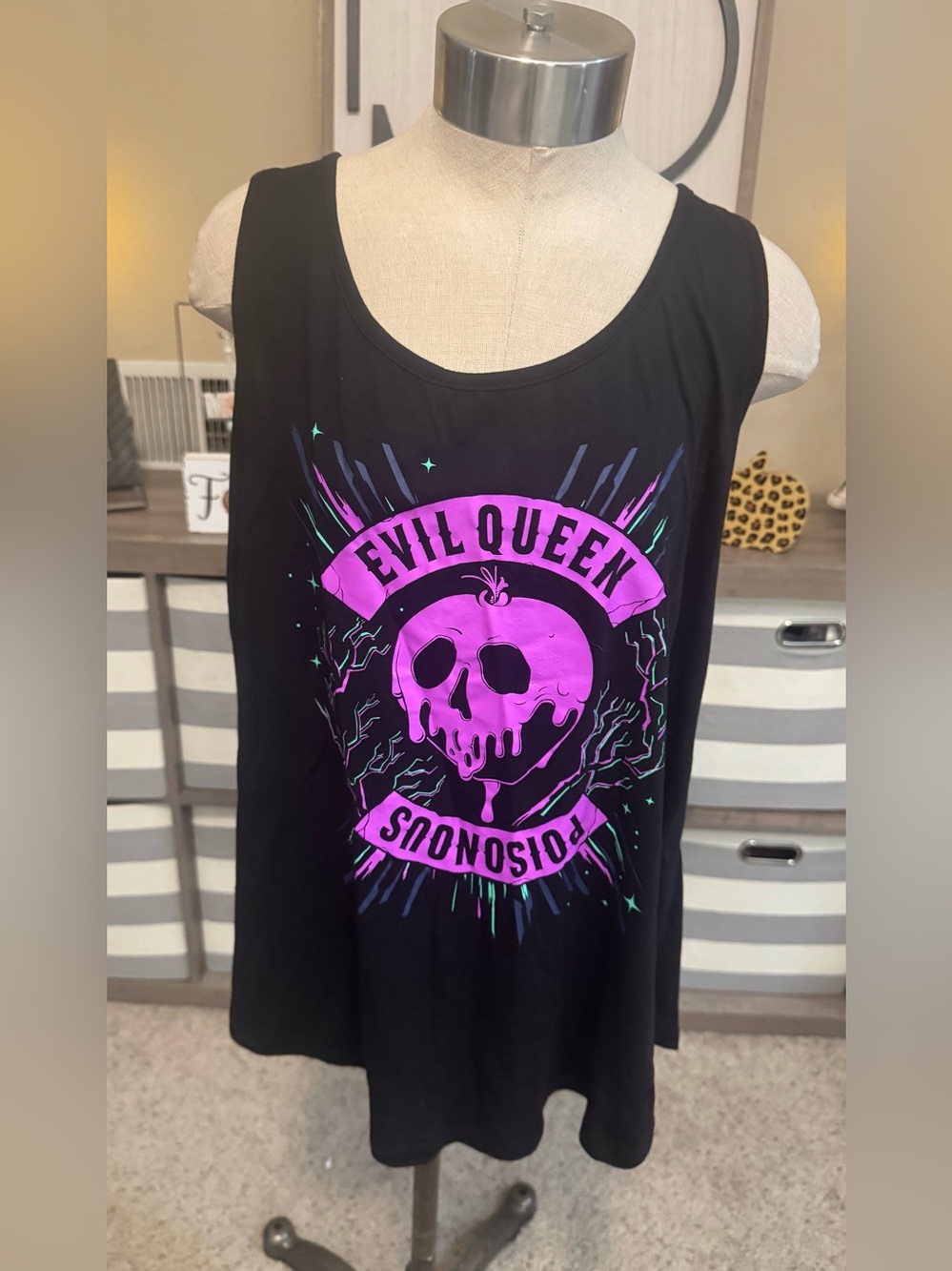 Torrid Disney Villains Evil Queen "Poisonous" Graphic Scoop Tank Top